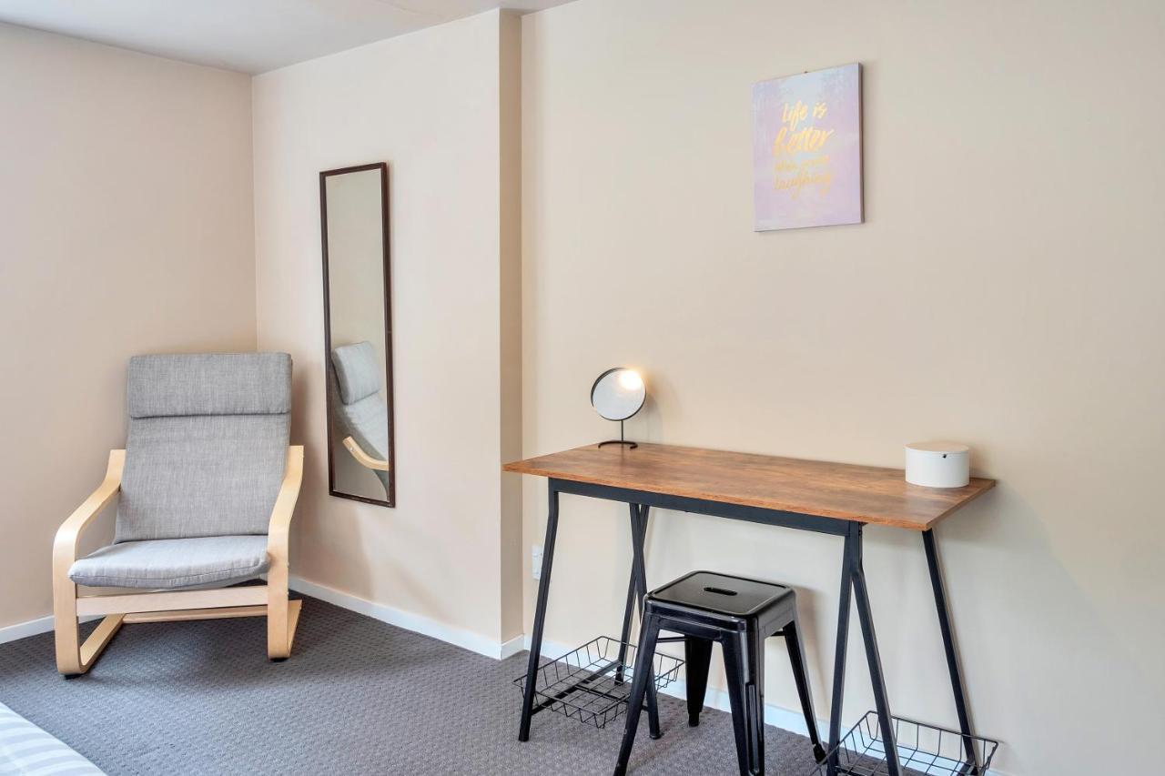 Holiday home Sunny Side Getaway With Parking And Aircon