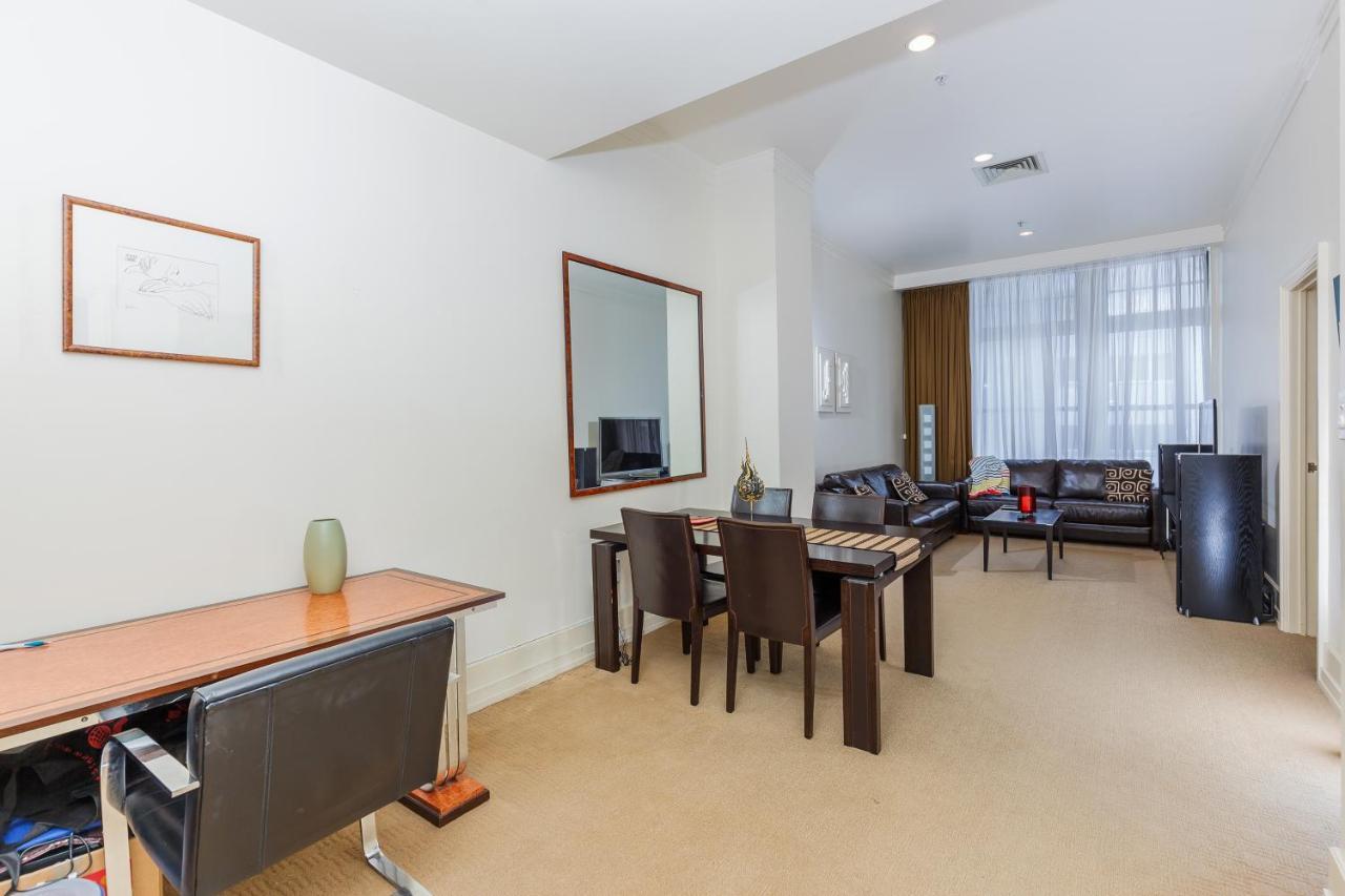 Furnished In Cbd Apartment *