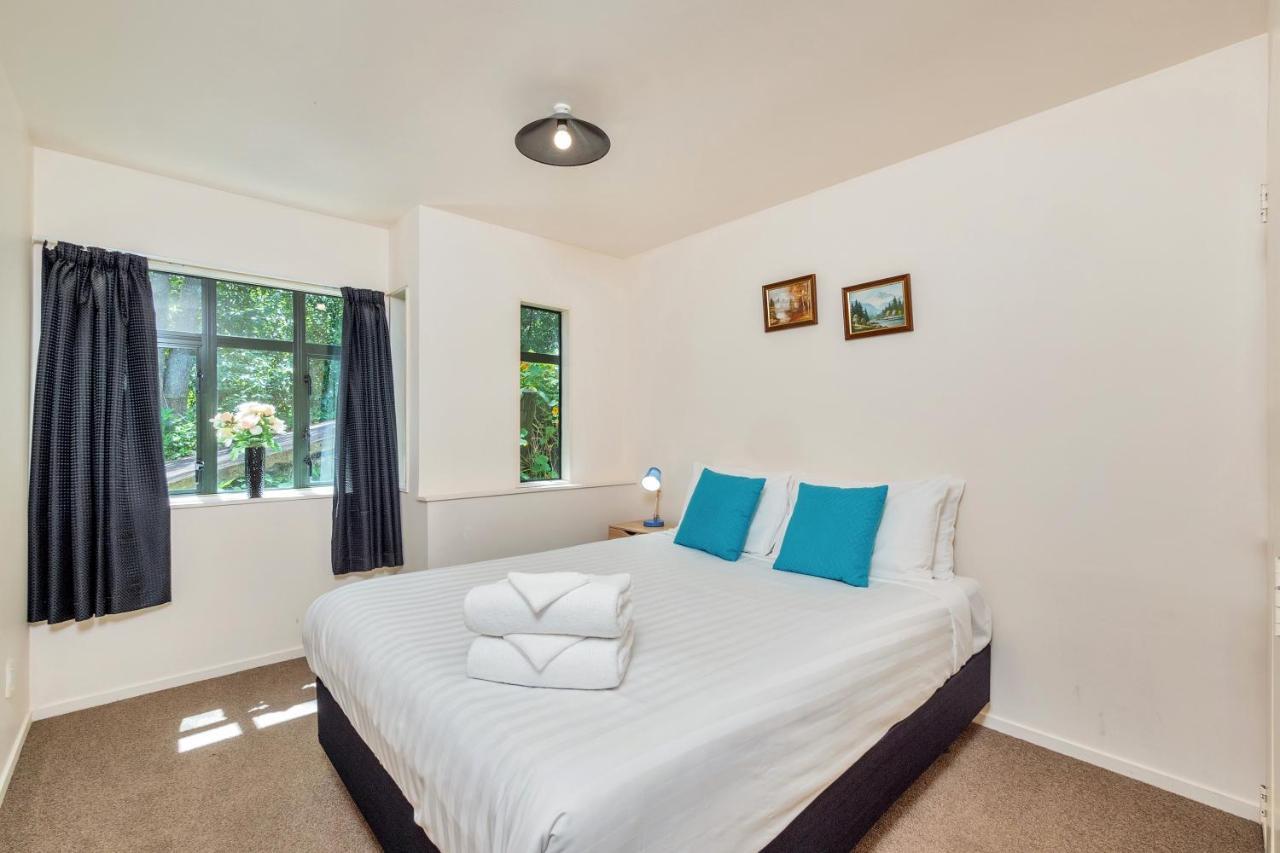 Casa de férias Ponsonby Gardens With Deck And Parking *