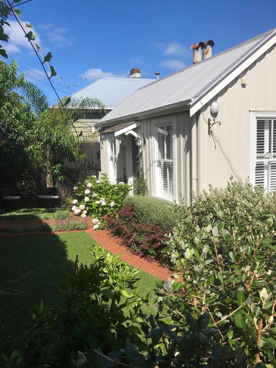 Mckenzie Bed & Breakfast Auckland