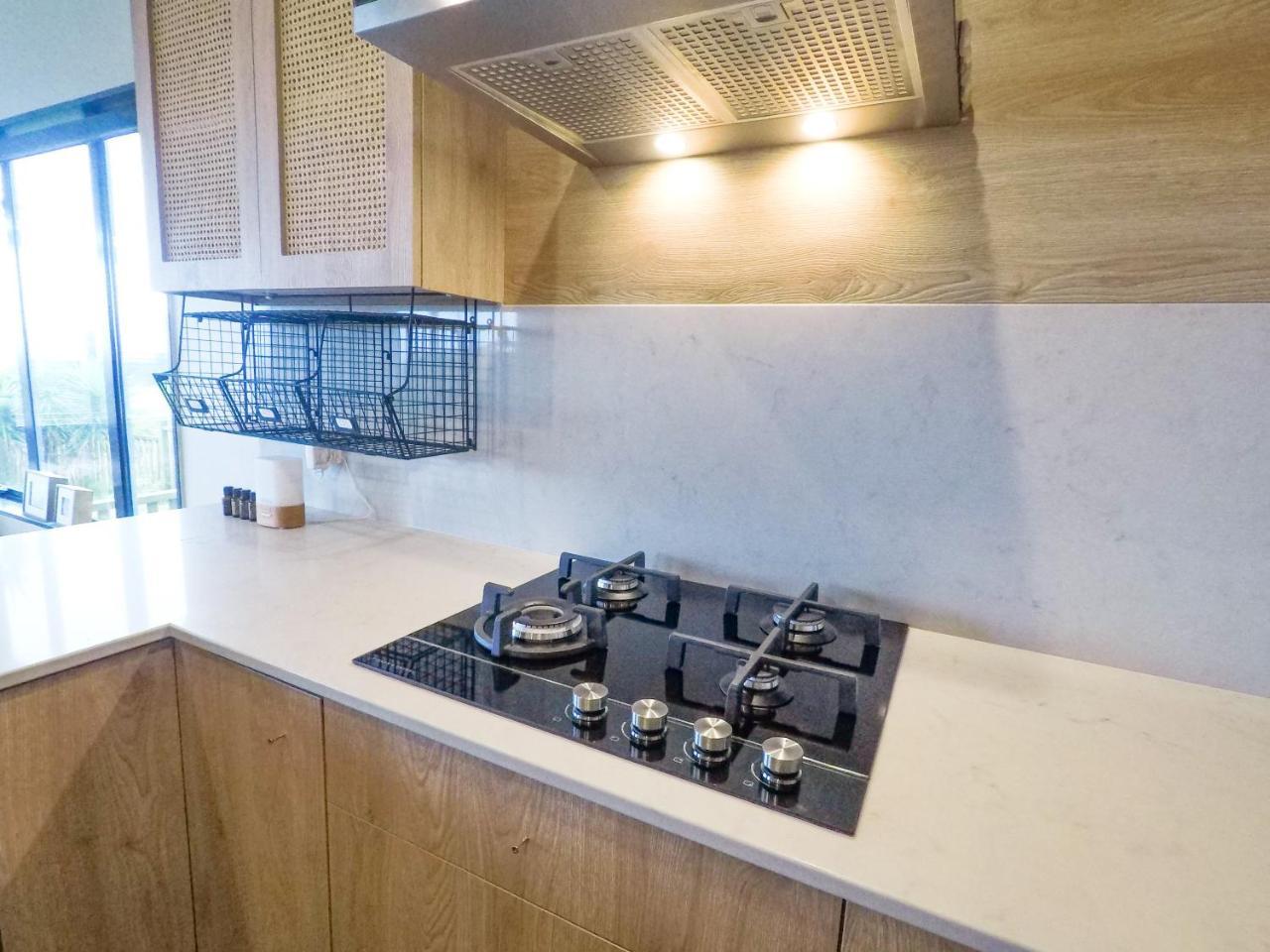 Coast Retreat Muriwai - Walk To The Beach! Holiday home *