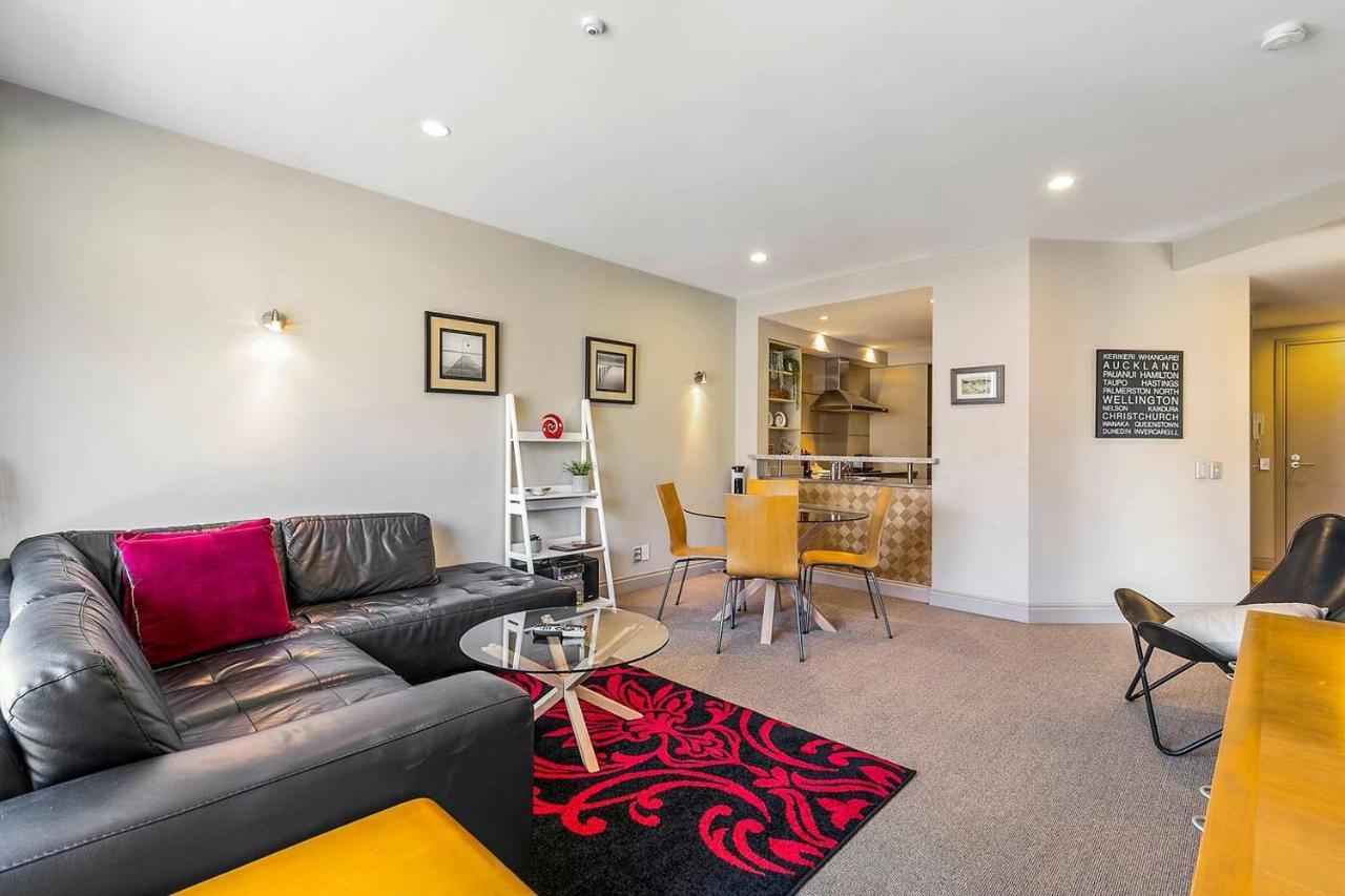 Enormous One Bedroom Beauty In Cbd! Free Parking Auckland
