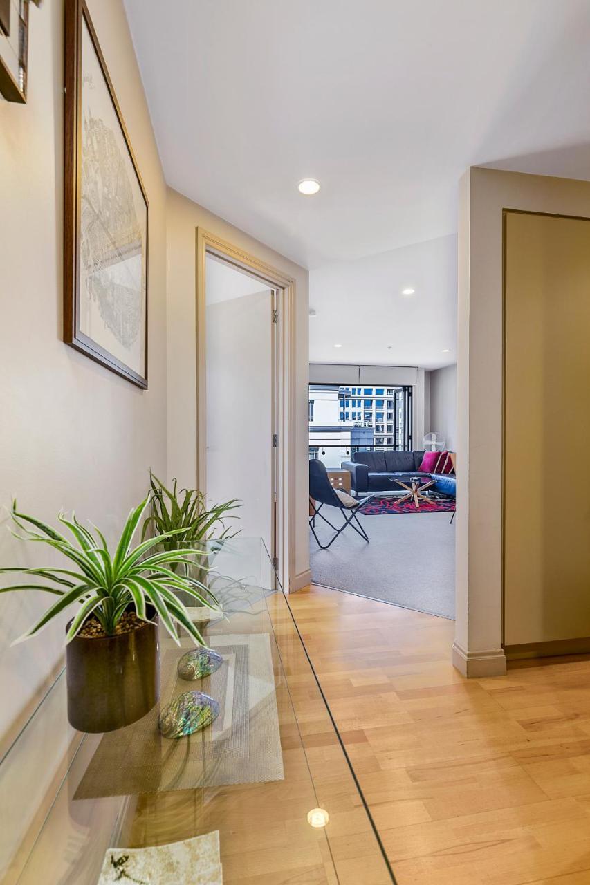 Enormous One Bedroom Beauty In Cbd! Free Parking *