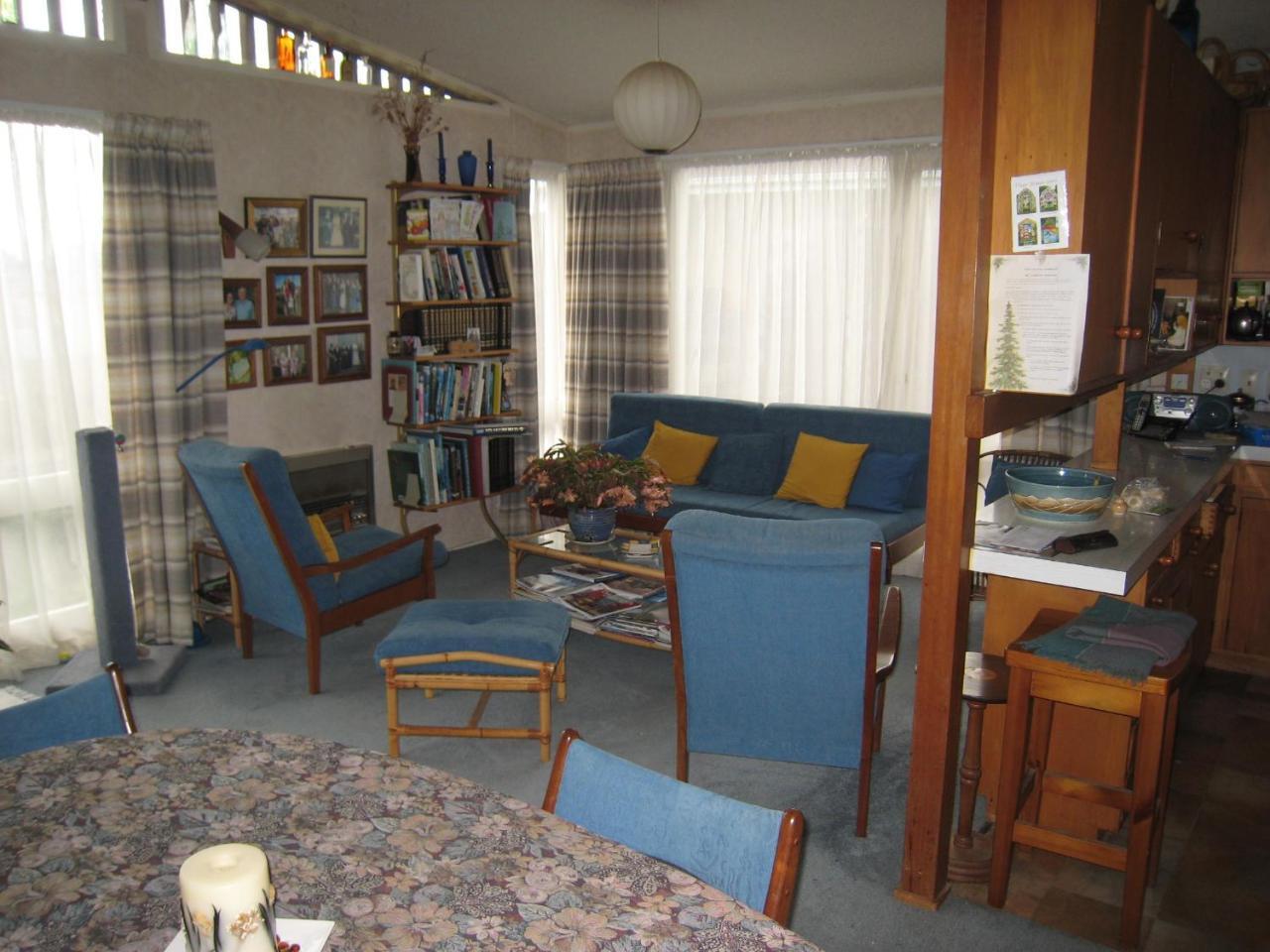 Hillpark Homestay Acomodação com café da manhã  *