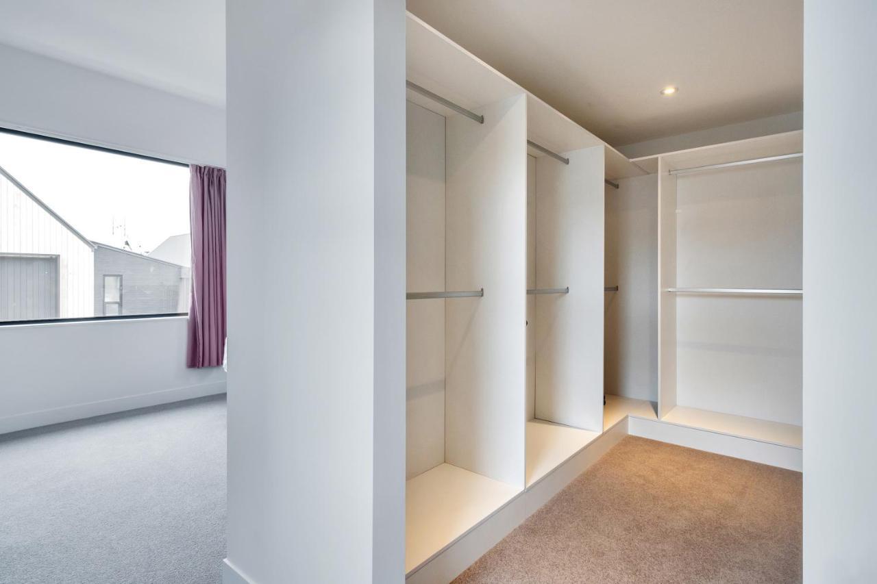 Holiday home Blissful Breeze Townhouse With Parking And Patio *