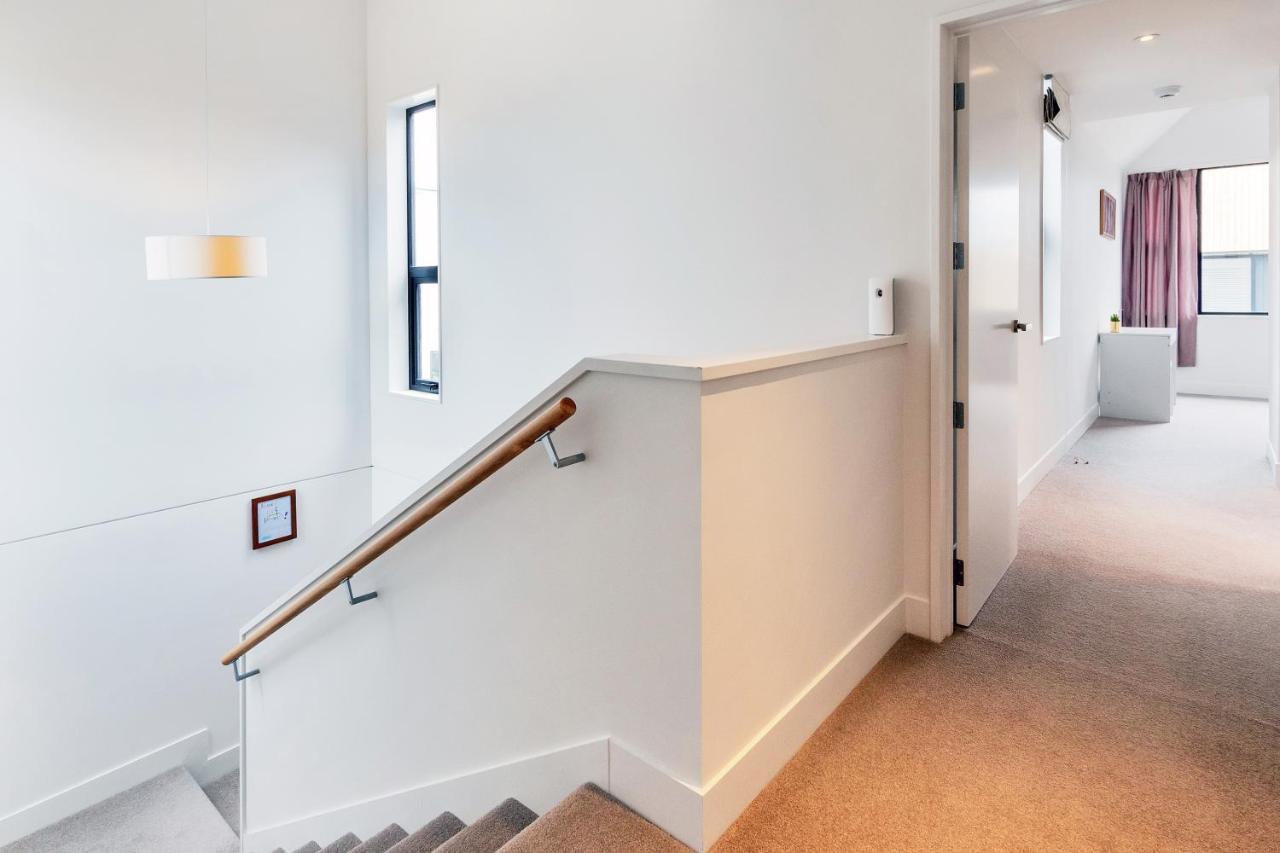 Blissful Breeze Townhouse With Parking And Patio Holiday home *