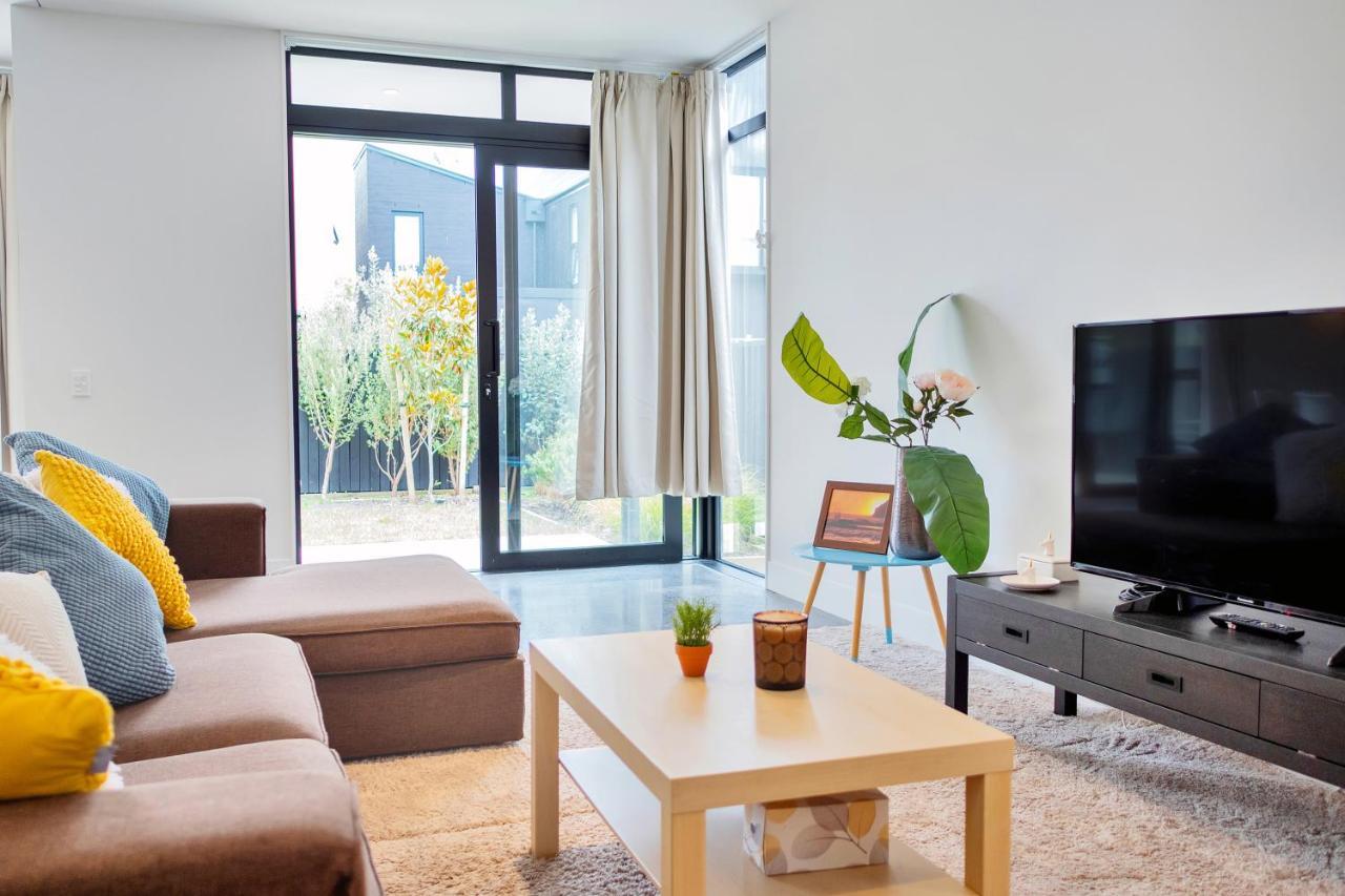 Blissful Breeze Townhouse With Parking And Patio Auckland