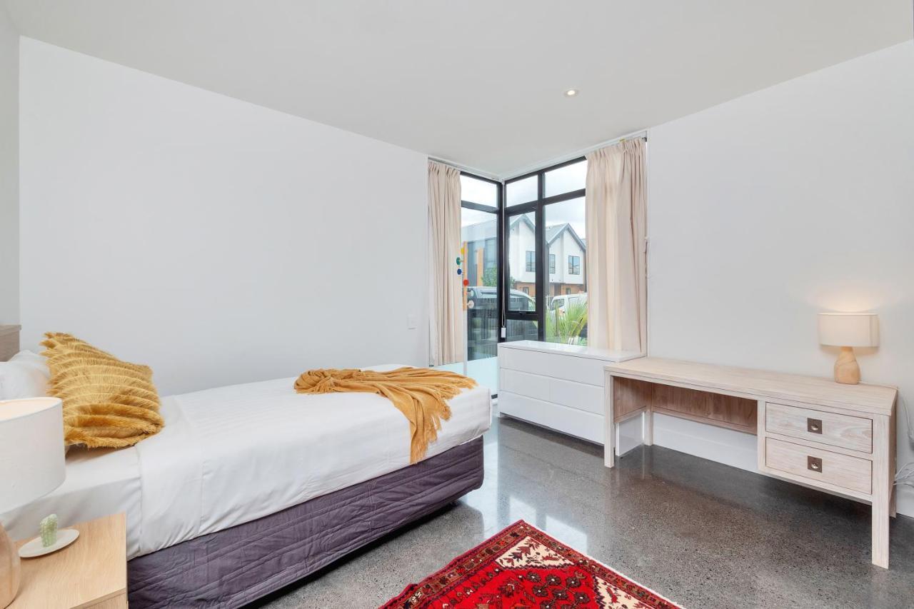 Holiday home Blissful Breeze Townhouse With Parking And Patio