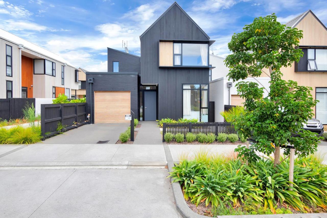 Blissful Breeze Townhouse With Parking And Patio Auckland
