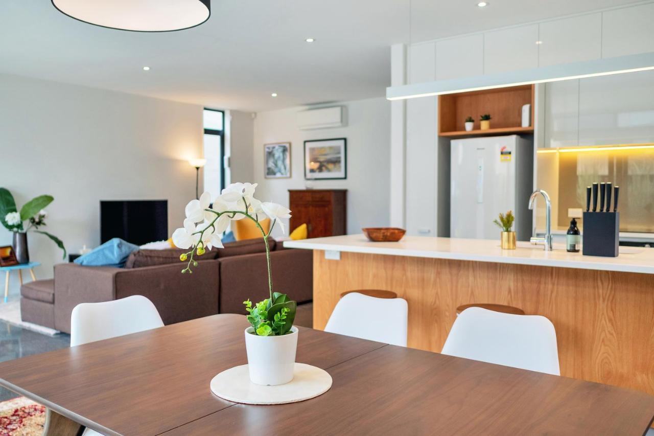 Holiday home Blissful Breeze Townhouse With Parking And Patio Auckland