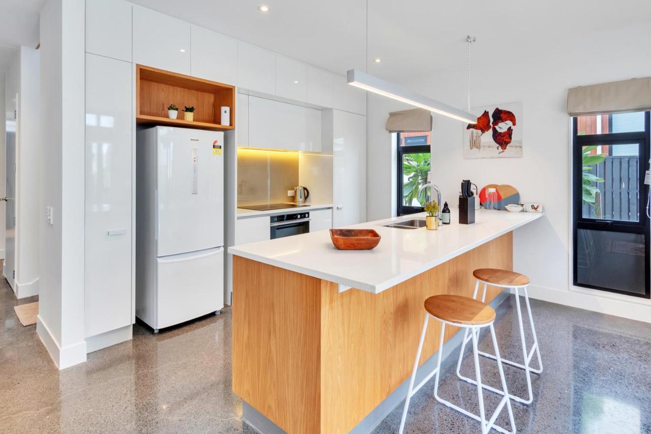 Blissful Breeze Townhouse With Parking And Patio Holiday home