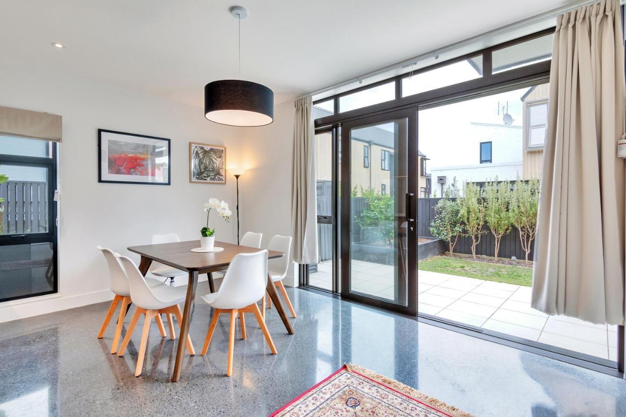 Blissful Breeze Townhouse With Parking And Patio Holiday home *