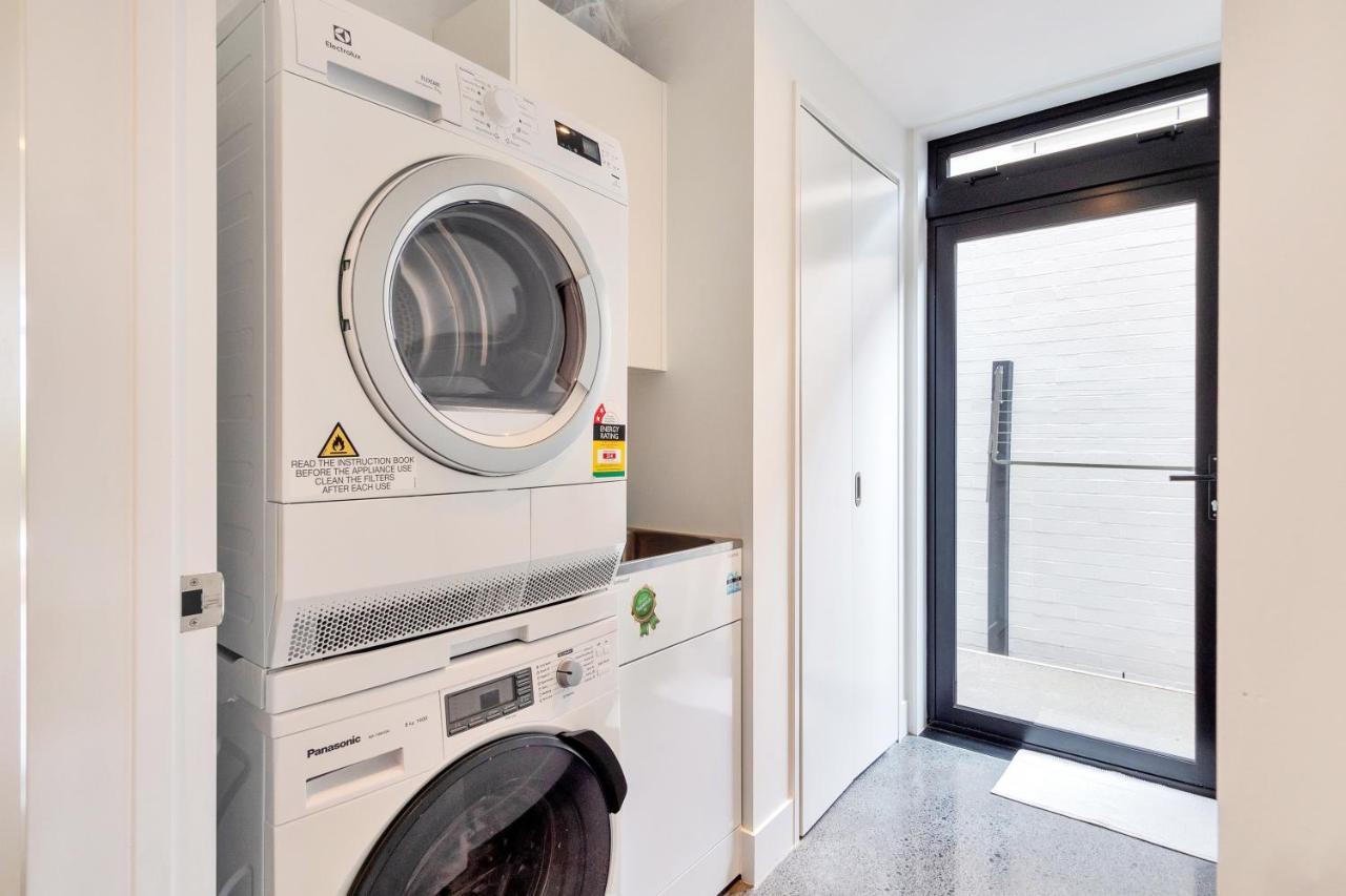 Holiday home Blissful Breeze Townhouse With Parking And Patio