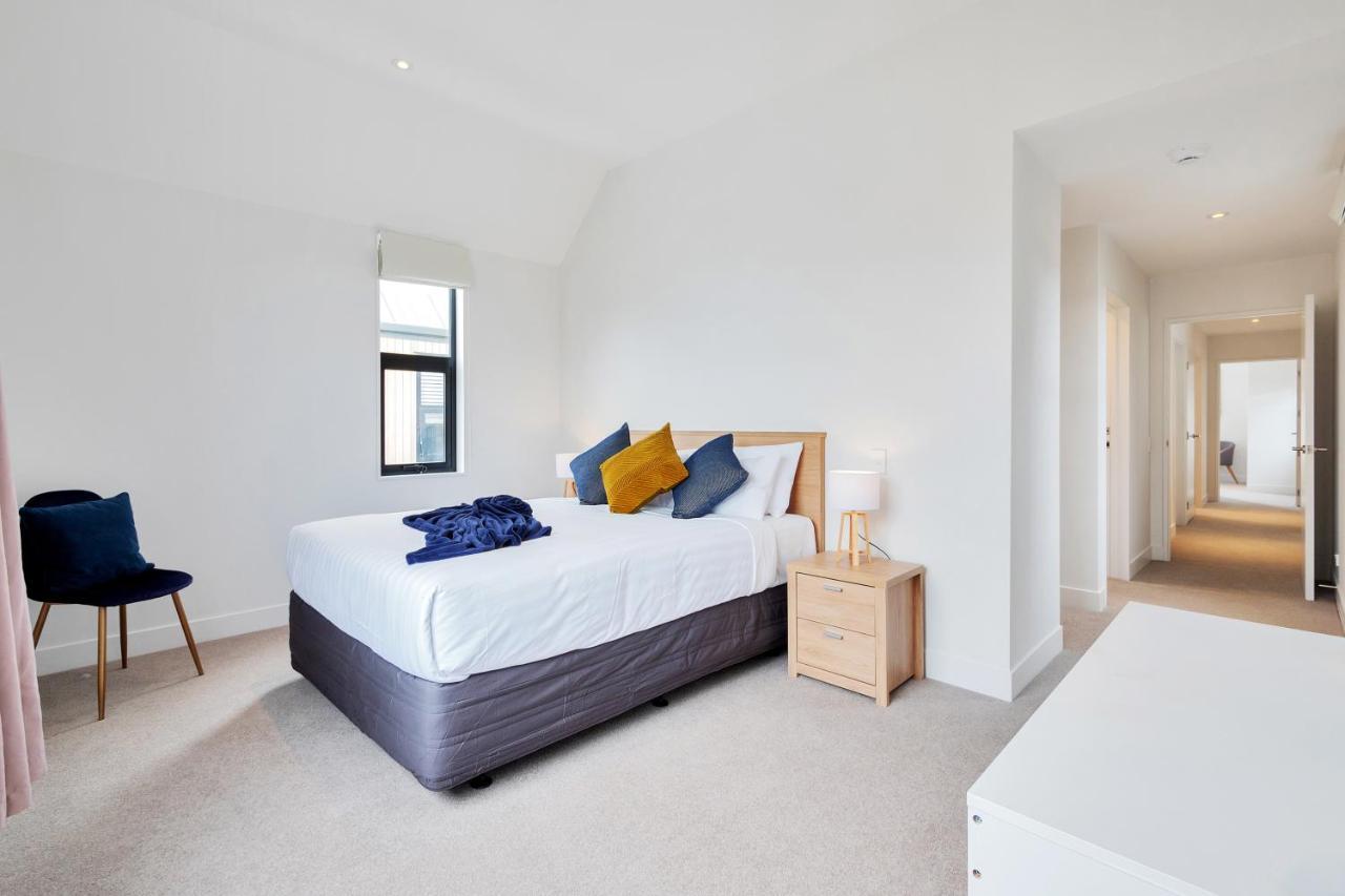 Blissful Breeze Townhouse With Parking And Patio Holiday home