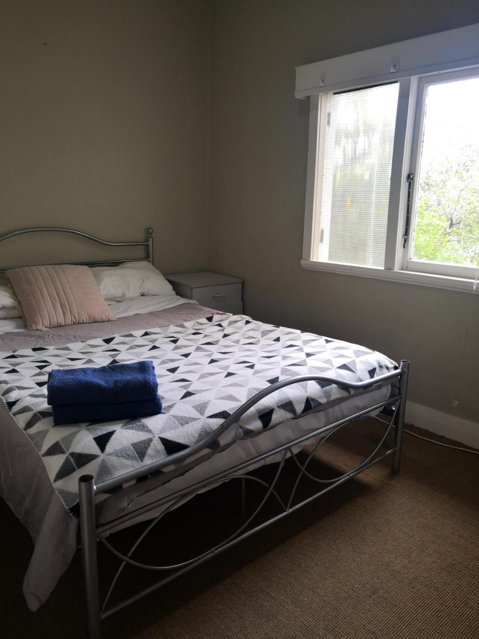 Takapuna Hostel *