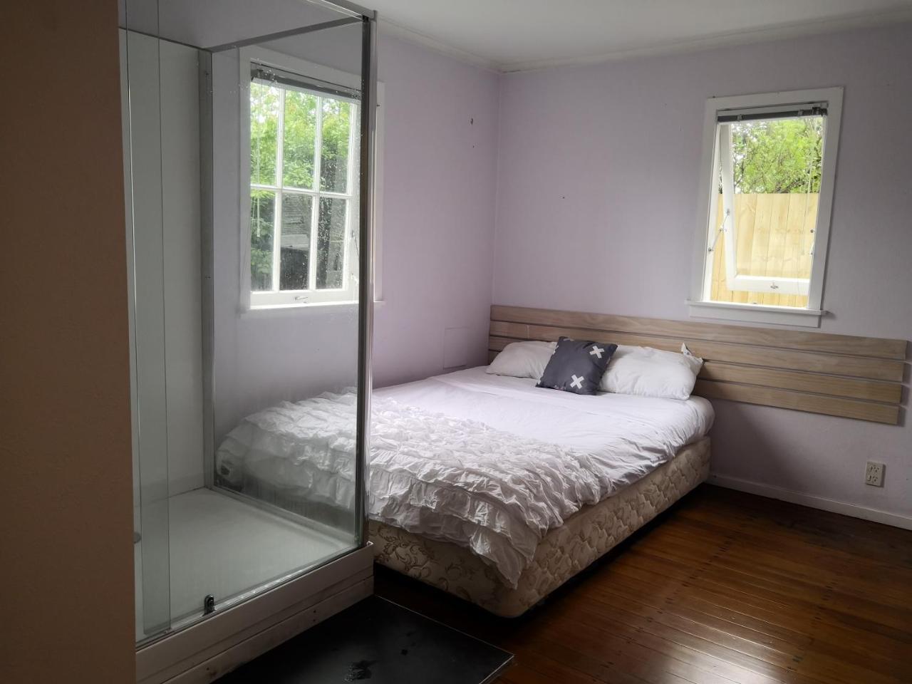 Takapuna Hostel *