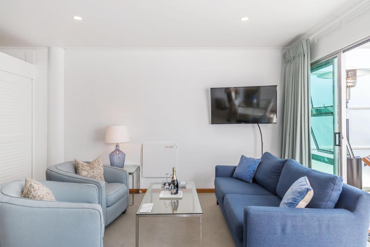 Waterfront Two Bedroom Apartment; Great Location! Auckland