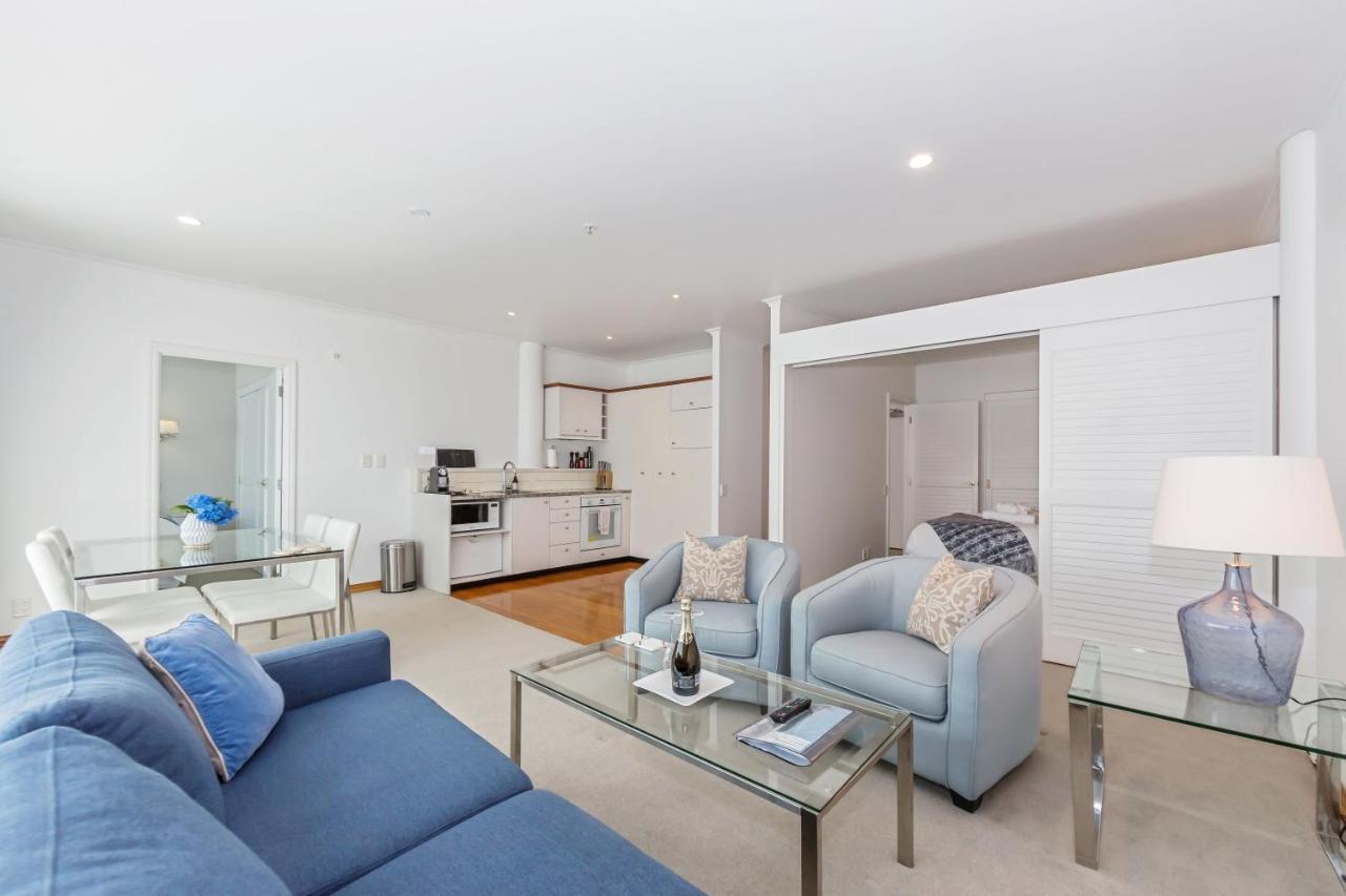 Waterfront Two Bedroom Apartment; Great Location! Auckland