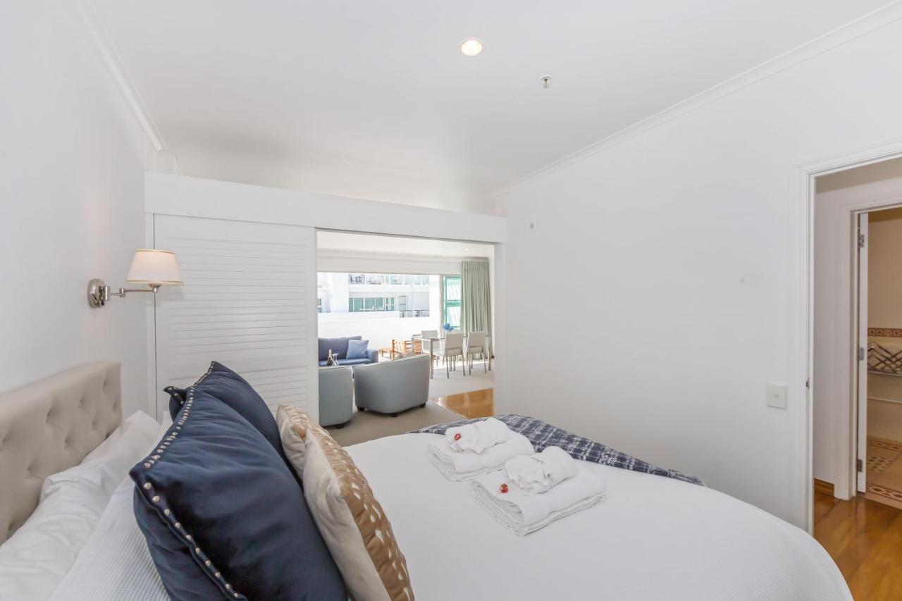 Waterfront Two Bedroom Apartment; Great Location! Auckland