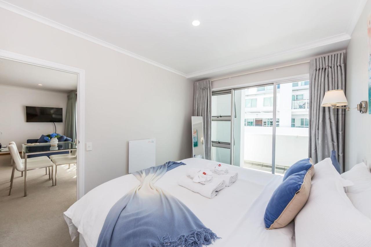 Apartment Waterfront Two Bedroom Apartment; Great Location!