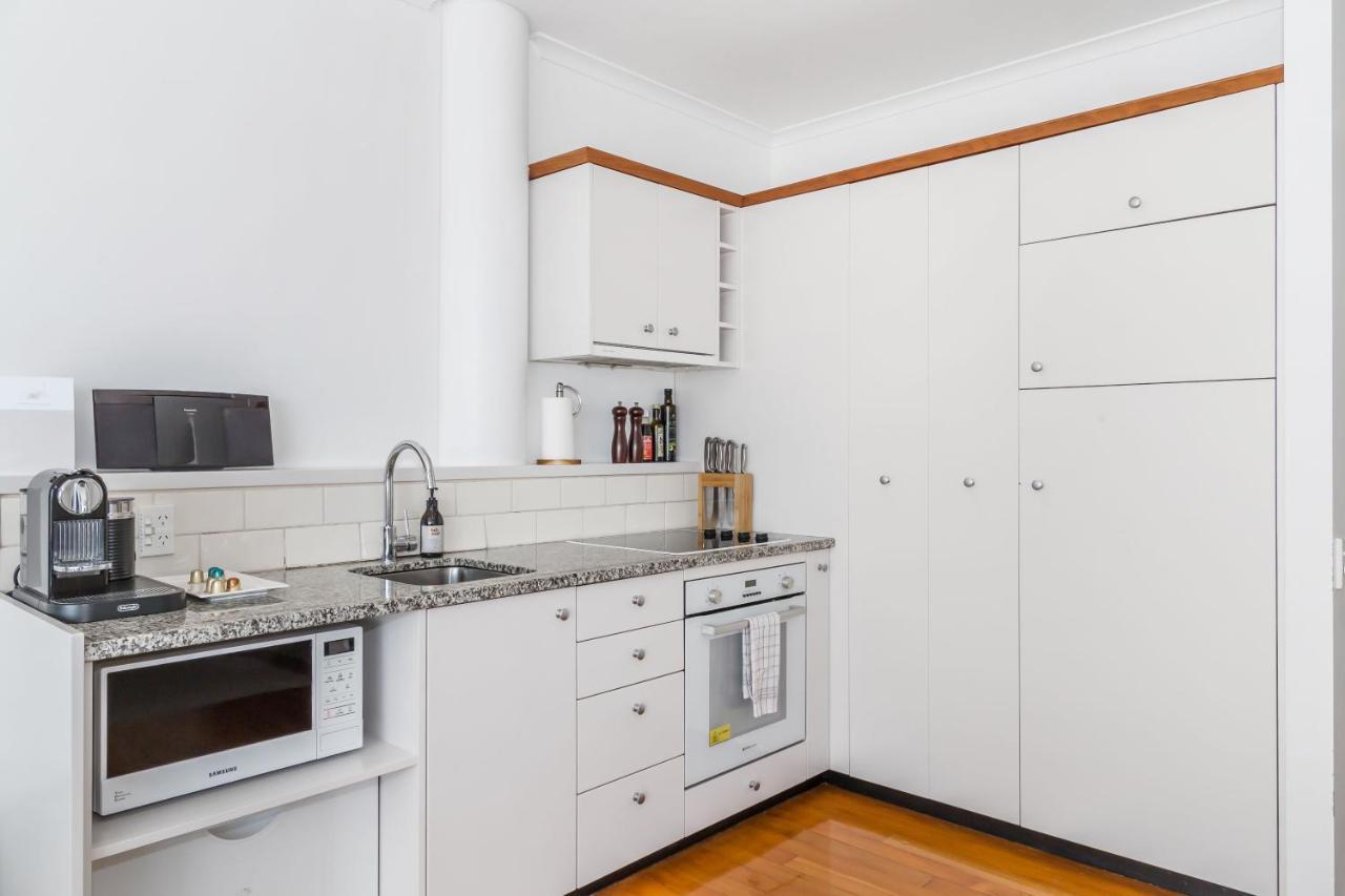 Waterfront Two Bedroom Apartment; Great Location! Auckland