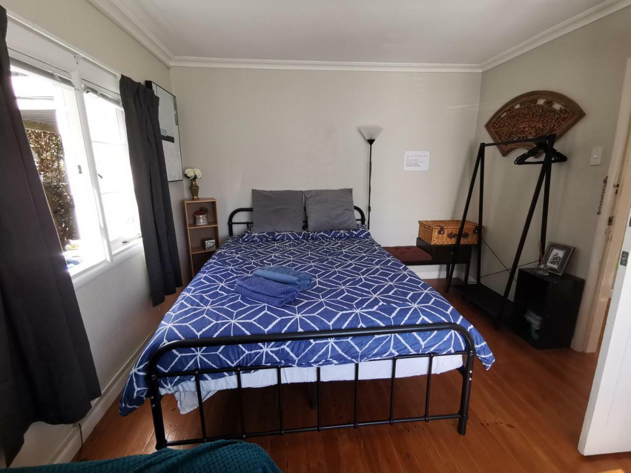 Takapuna Hostel *