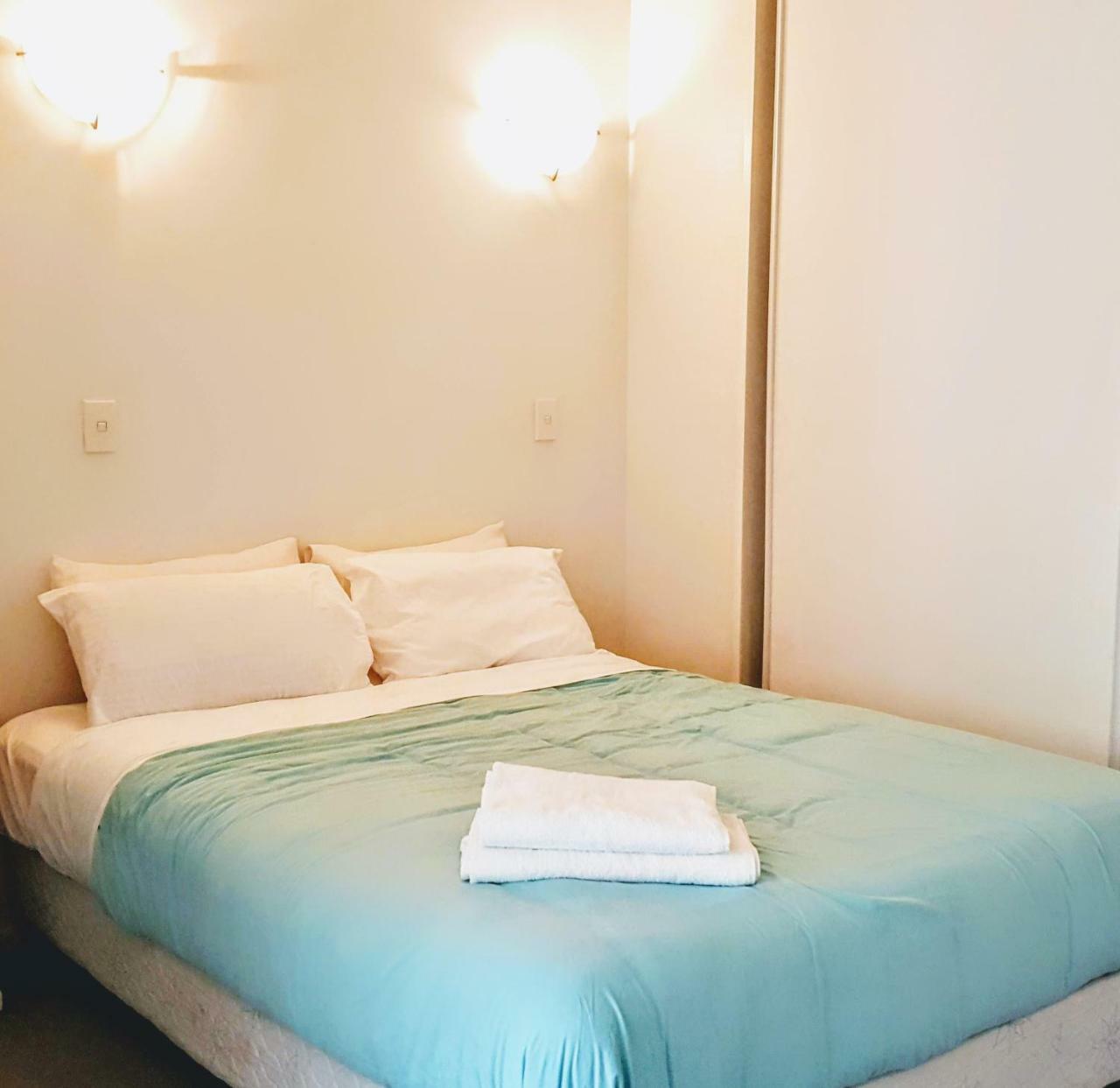 Apartment Nyc X Akl A Special Bargain Apt In Queen St *
