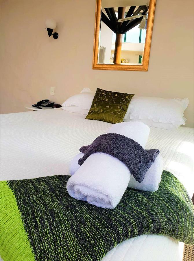 Parklane Motor Motel 4*