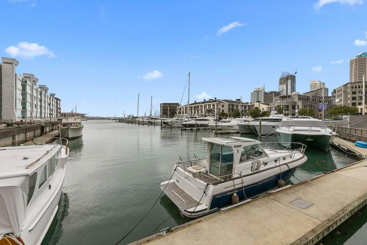 Two Bedroom - Pool, Gym & Free Parking!