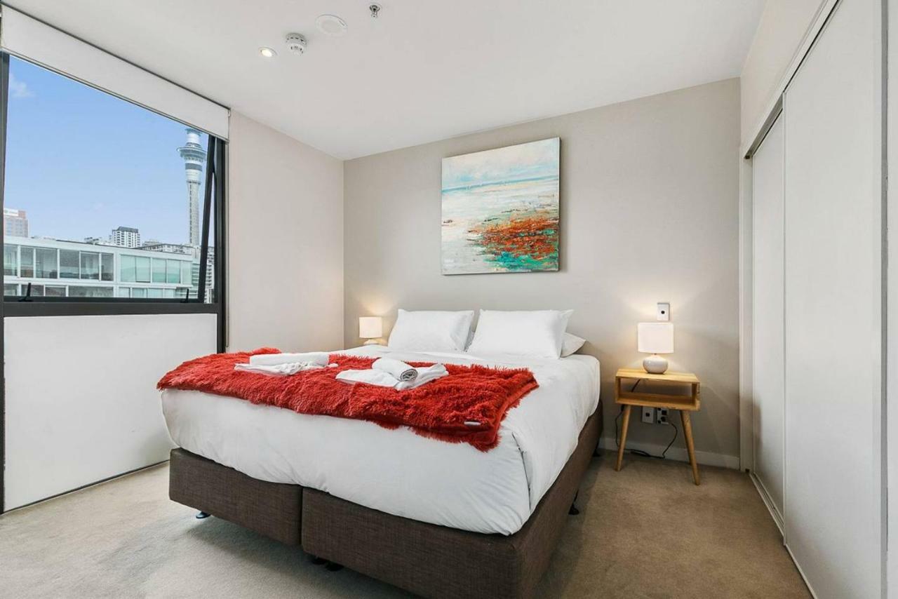 Apartment Two Bedroom - Pool, Gym & Free Parking!