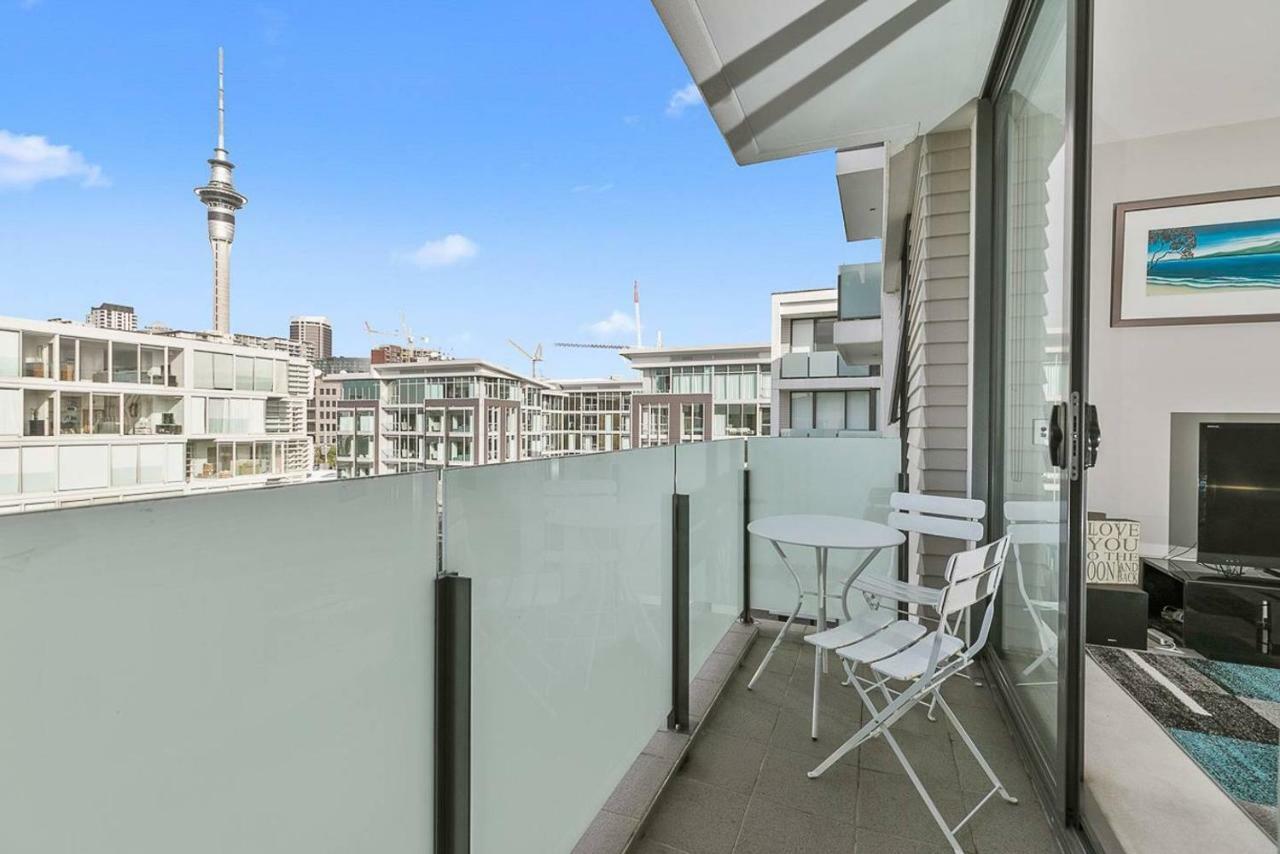 Two Bedroom - Pool, Gym & Free Parking! * Auckland
