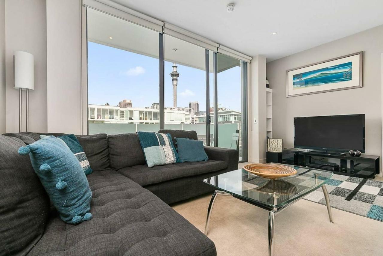 Apartment Two Bedroom - Pool, Gym & Free Parking! *