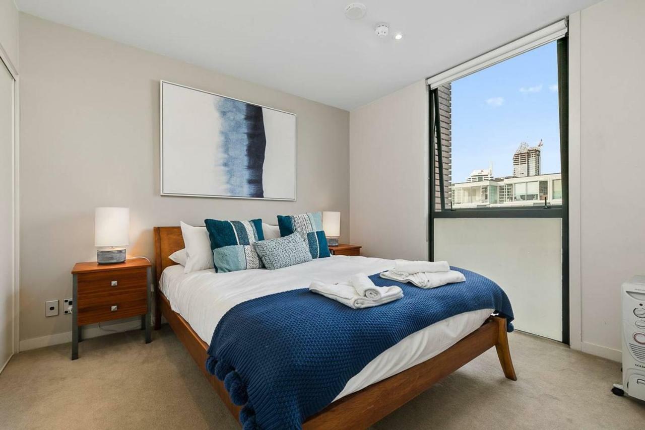 Two Bedroom - Pool, Gym & Free Parking! Apartment Auckland