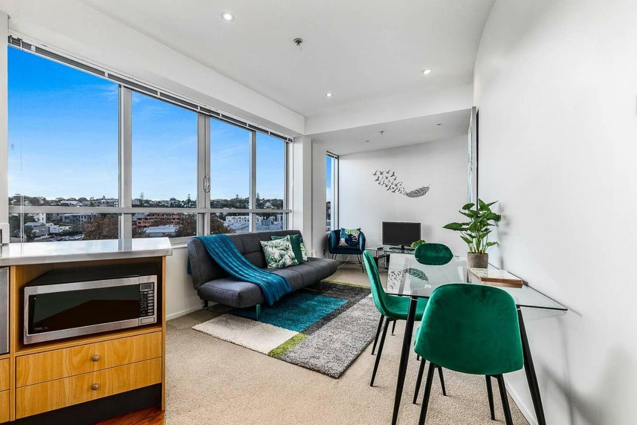 Apartment One Bedroom - Pool, Gym & Tennis Courts! Auckland