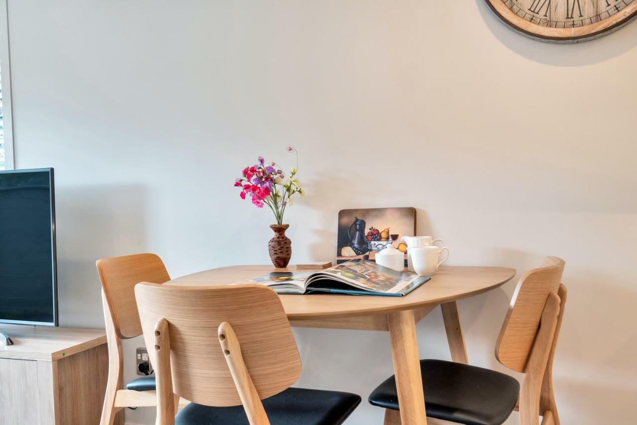Casa de férias Greenwich Townhouse With Parking And Air-con *