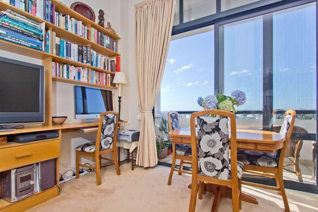 Qv Penthouse In The Connaught - 987 *