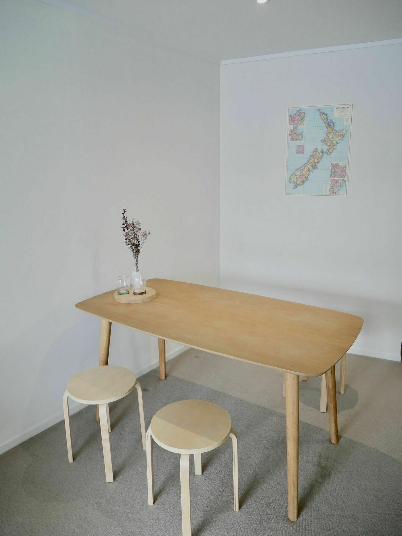 Leafy Street Apartment *