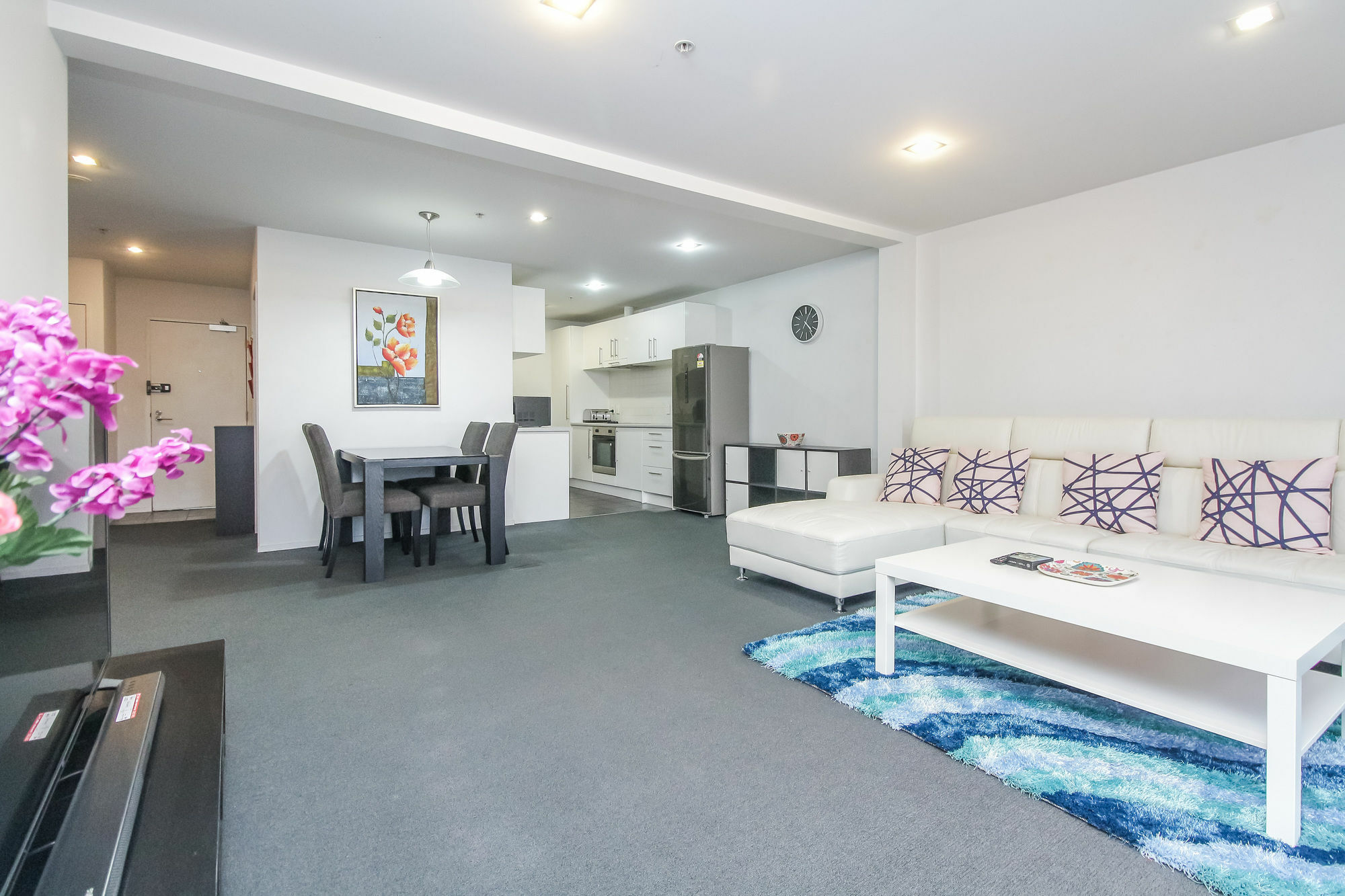 Apartment Three Bedroom In The