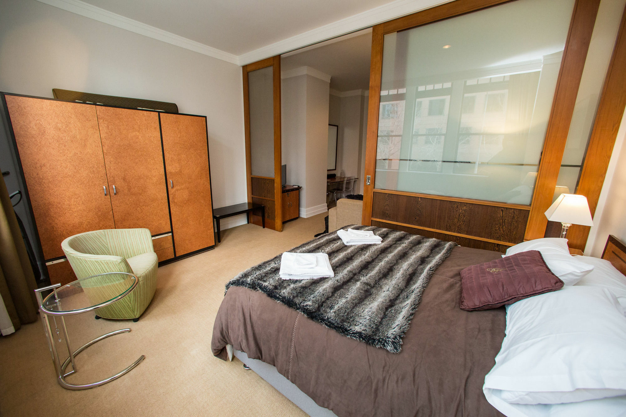 Splendid One Bedroom *