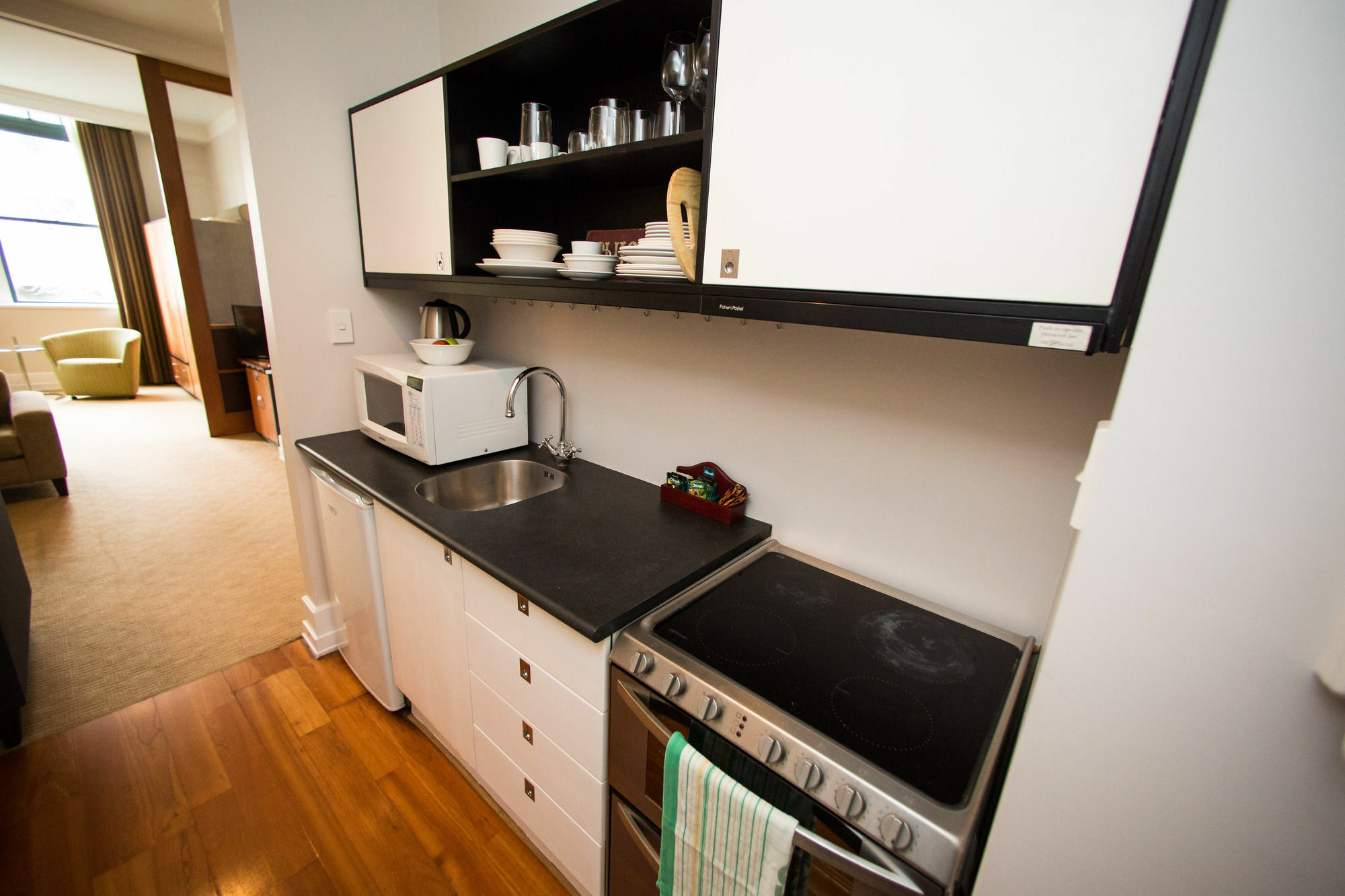 Splendid One Bedroom Apartment *
