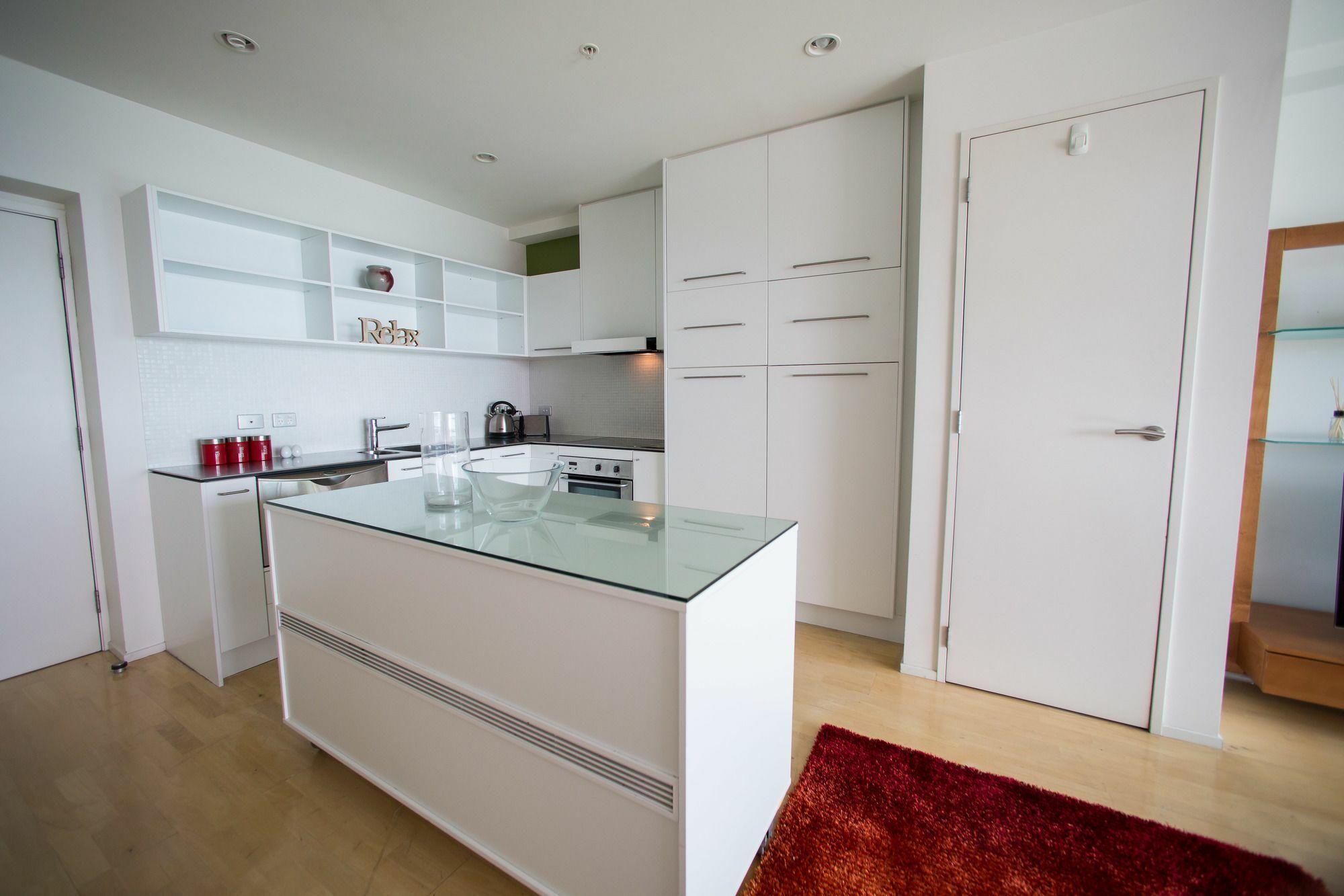 Central Harbor Views Apartment *