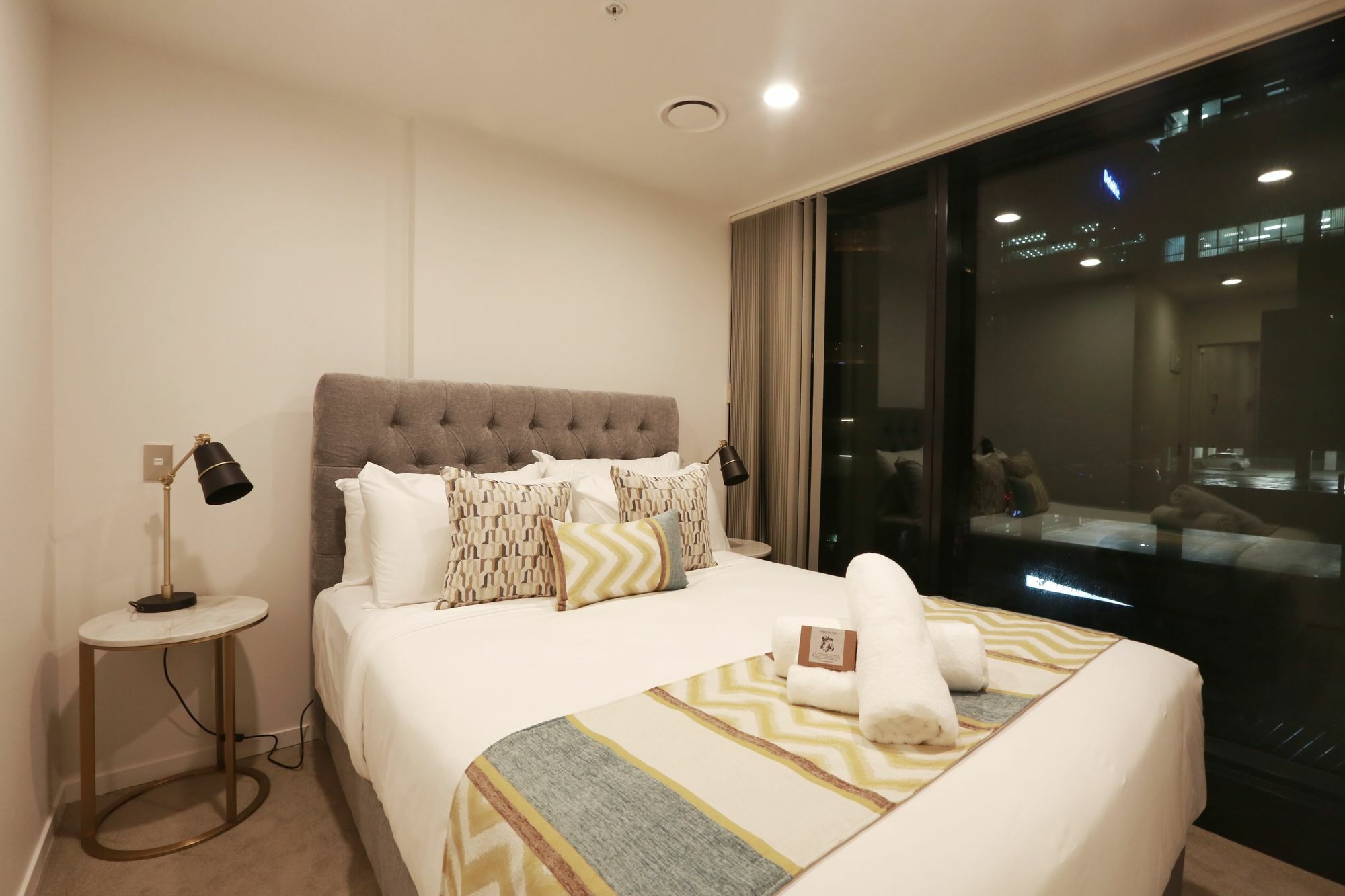 Everest Serviced On 4* Auckland