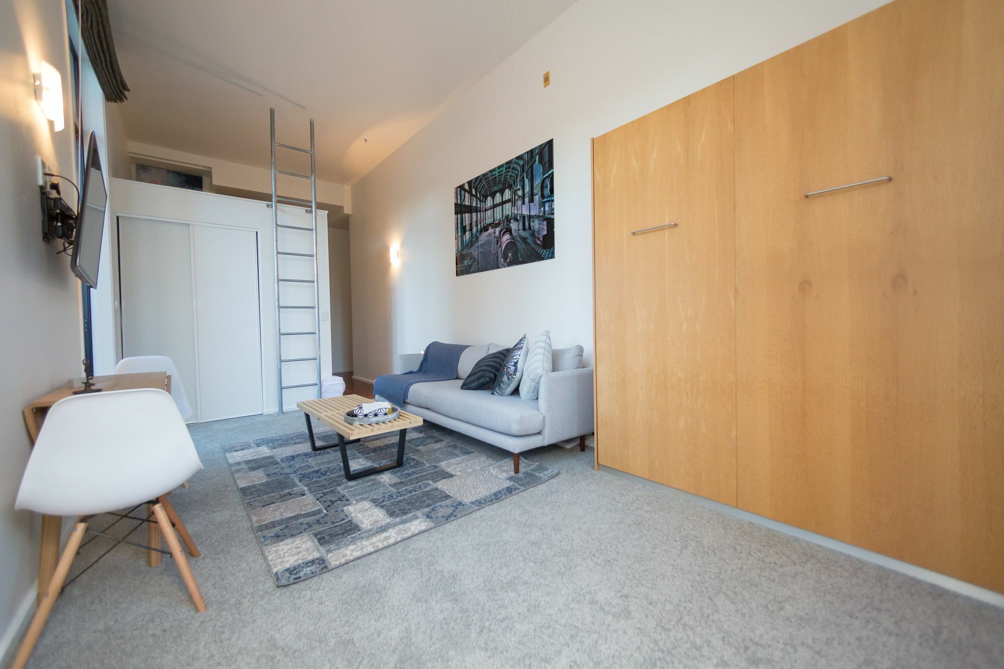 Downtown Penthouse With Views * Auckland