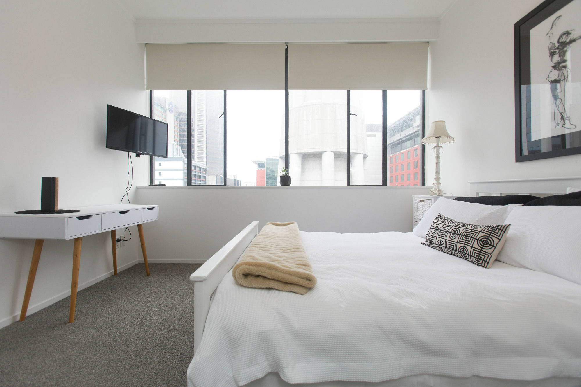 Sky Tower Views Apartment *
