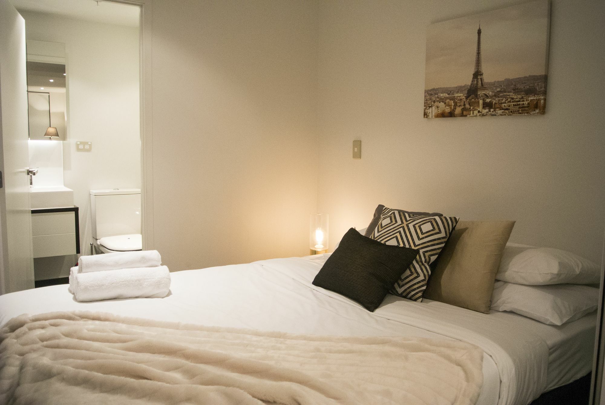 Brand New With Pool & Gym Auckland