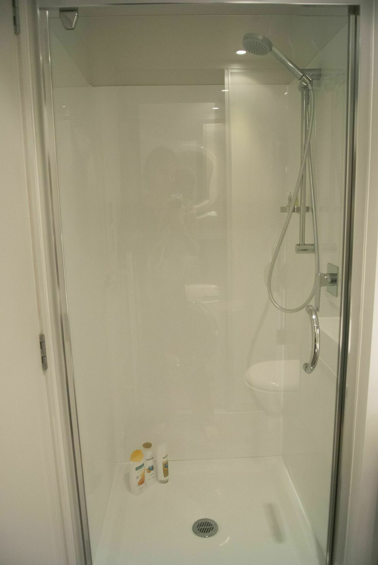 Apartment Brand New With Pool & Gym Auckland