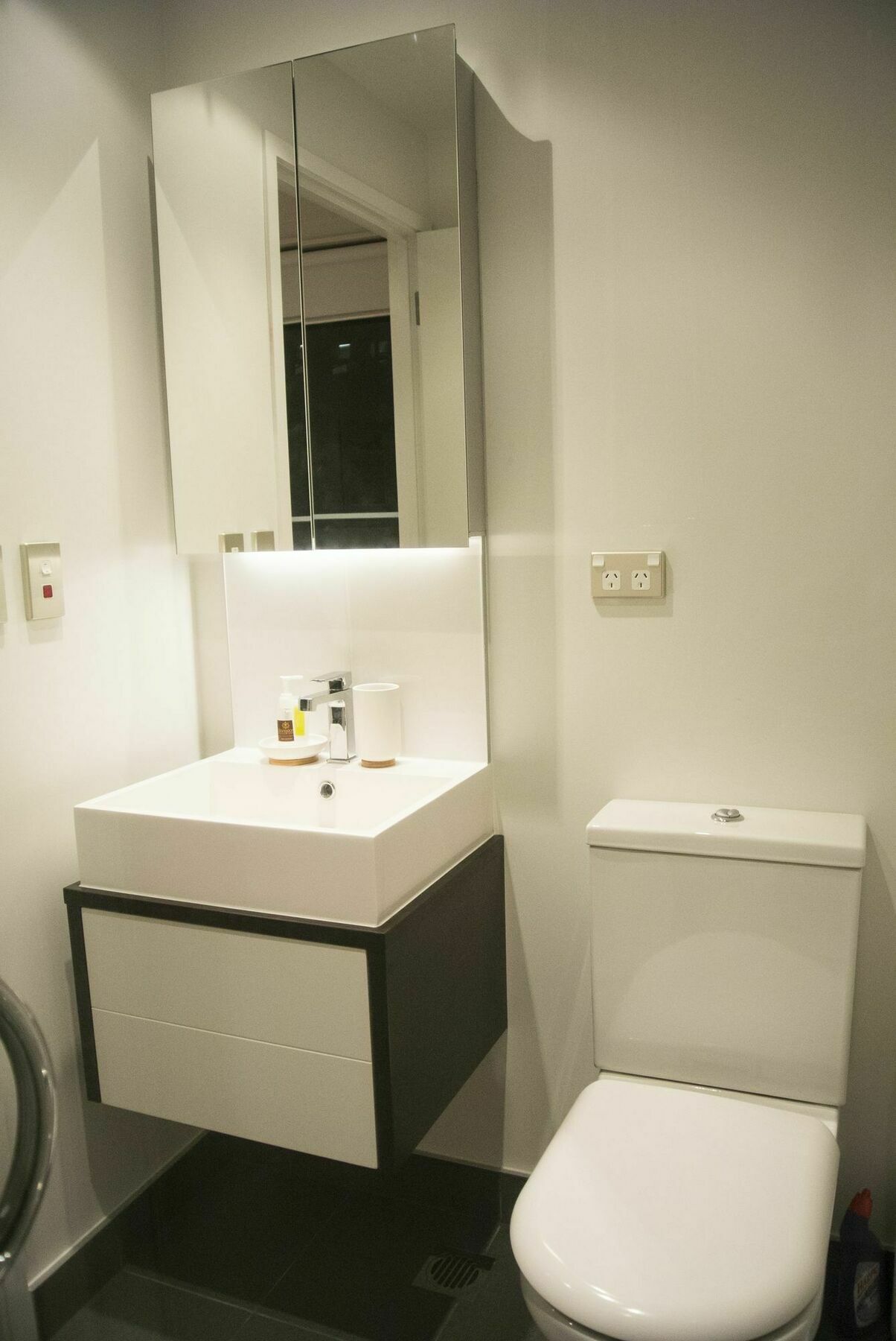 Apartment Brand New With Pool & Gym