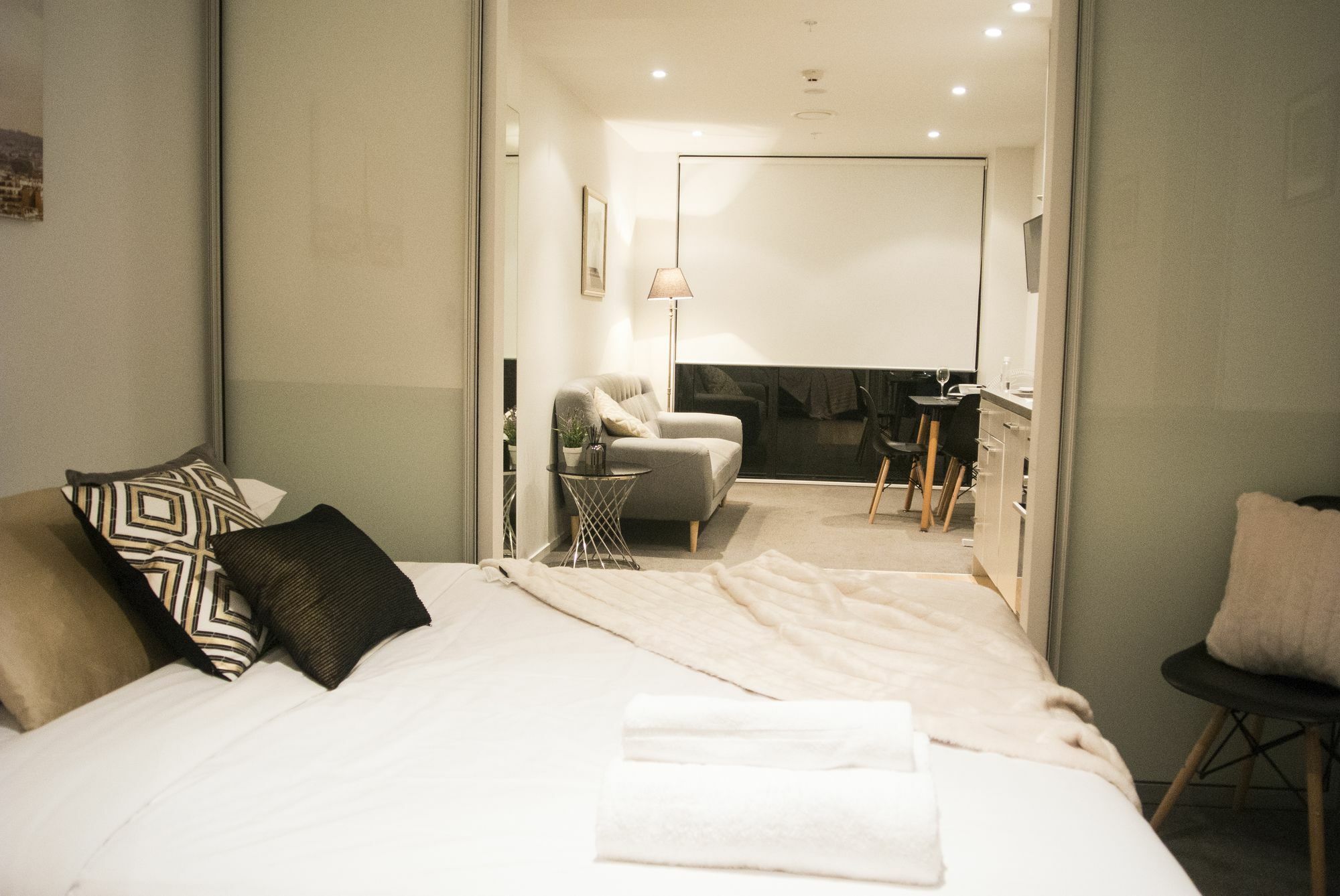 Apartment Brand New With Pool & Gym *