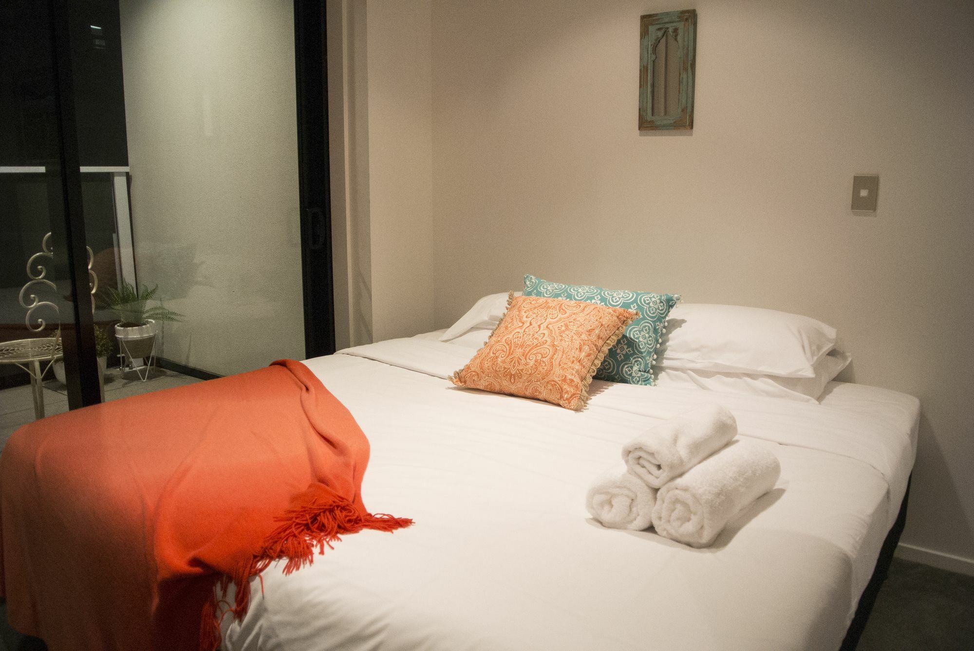 Brand New With Pool & Gym Apartment Auckland