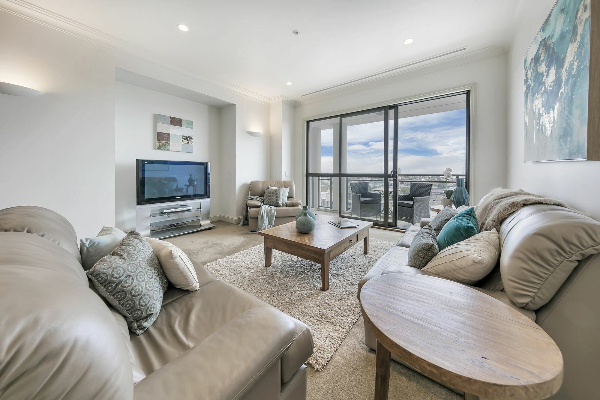 Stylish Penthouse With Sea & Views *
